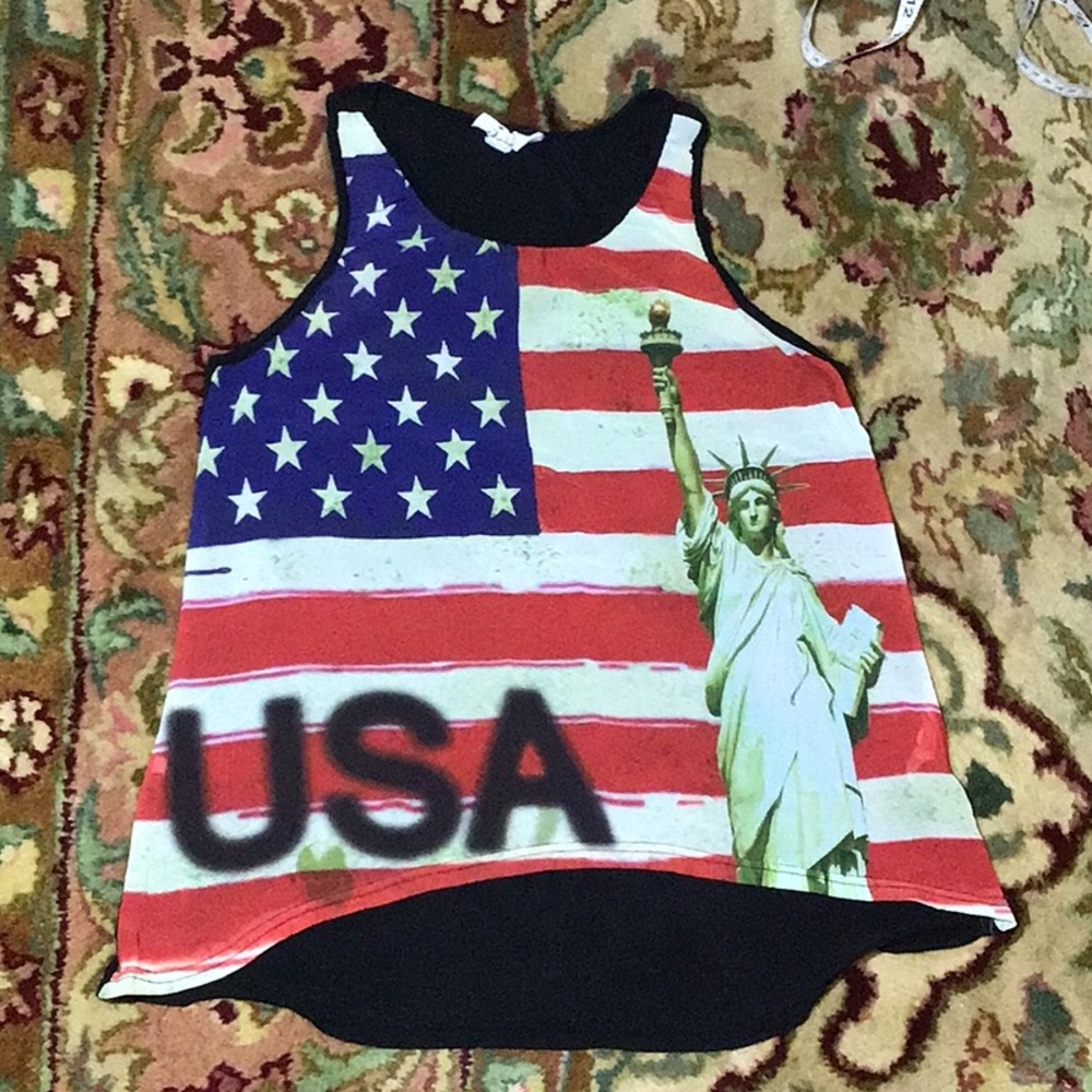 5TH & LOVE AMERICAN FLAG WOMENS TOP